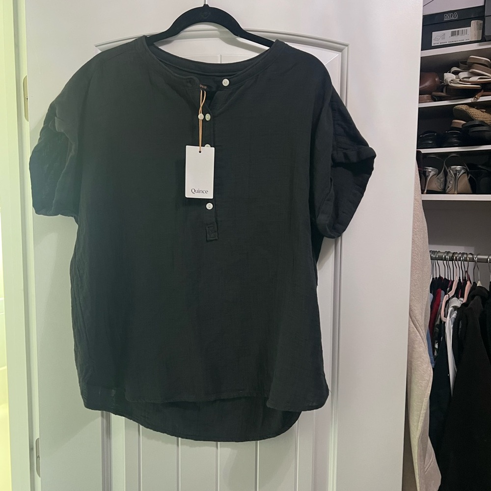 Quince Black Women's Short Sleeve linen top nwt